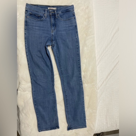 LEVI’S- 314 SHAPING STRAIGHT WOMEN'S JEANS - Picture 3 of 6